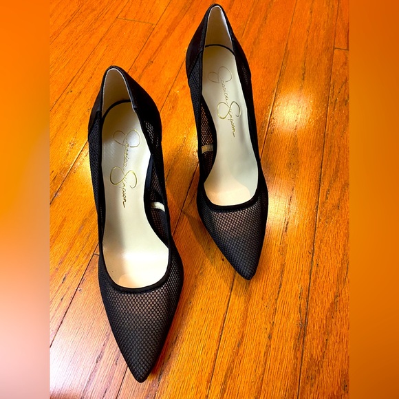 Jessica Simpson Hemera Pump in size 8.5. - Picture 2 of 5